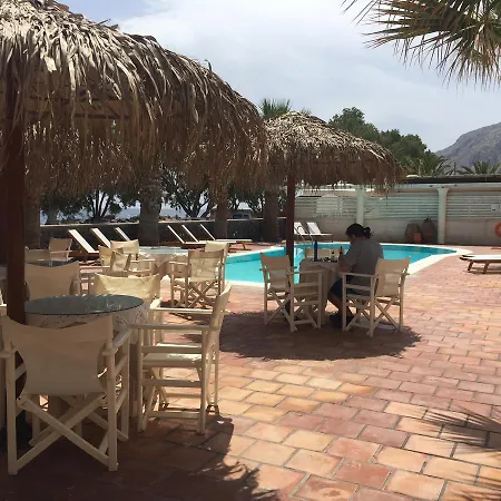 Hotel The Boathouse 3*