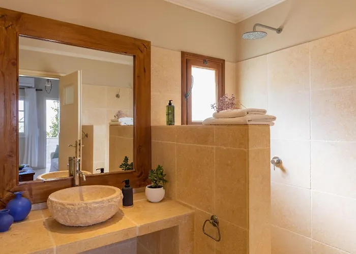 The Boathouse Kamári