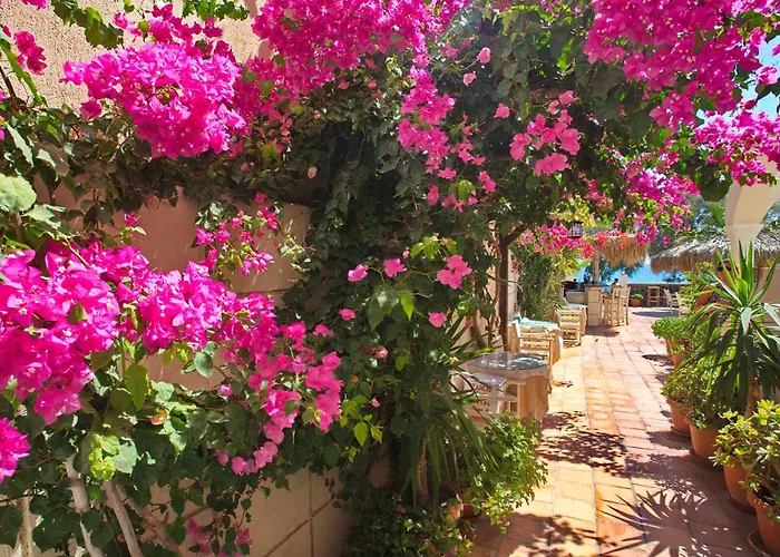 The Boathouse 3* Kamári