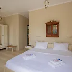 The Boathouse Hotel 3*