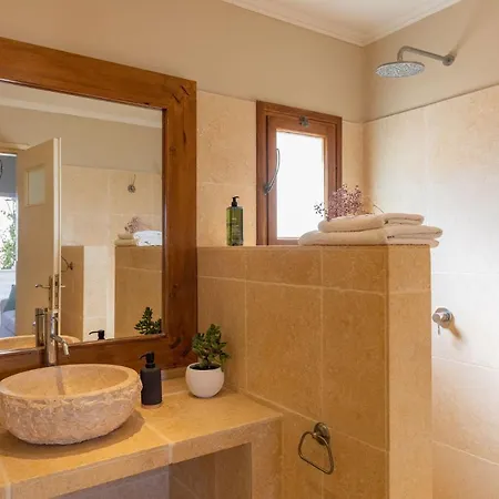 The Boathouse Kamári