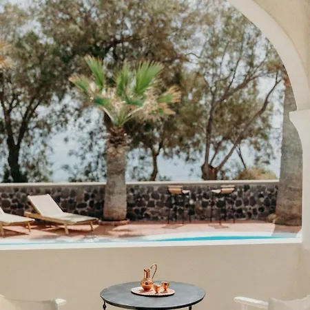 The Boathouse فندق