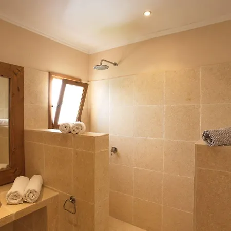 The Boathouse 酒店