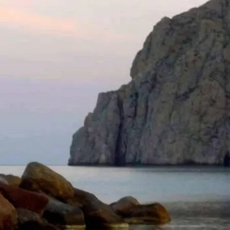 The Boathouse Kamári