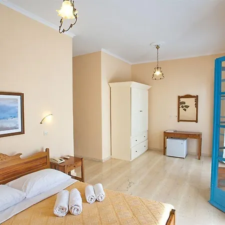 The Boathouse فندق