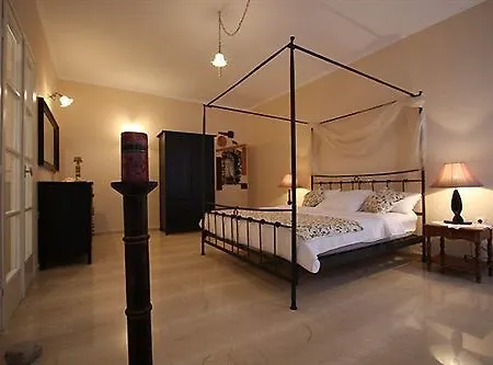 فندق The Boathouse 3*