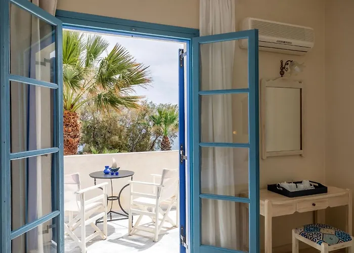 The Boathouse Отель Камари