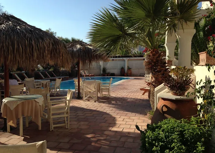 The Boathouse Отель Камари