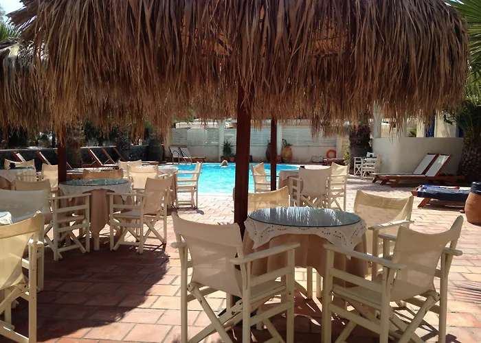 The Boathouse 3* Камари