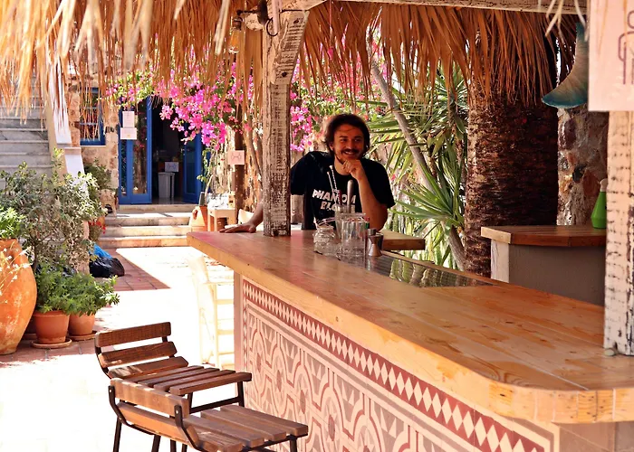 The Boathouse Отель 3*