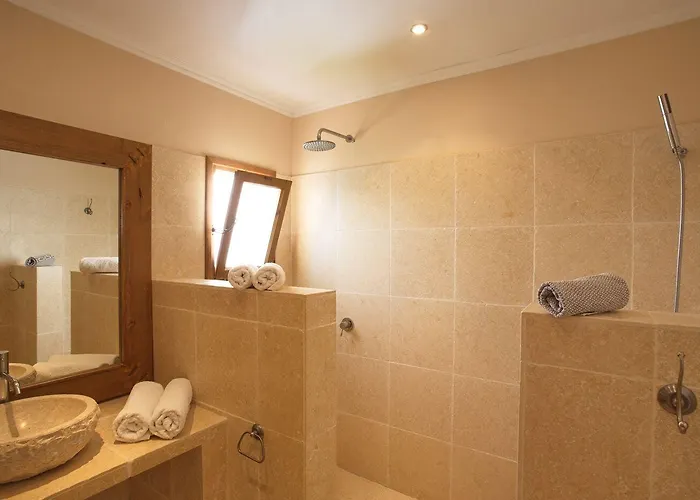 The Boathouse Отель