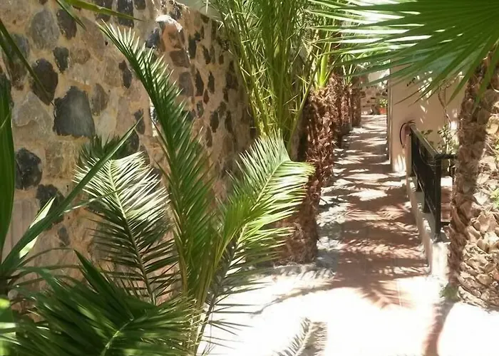 Отель The Boathouse