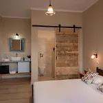 The Boathouse 3* Kamari (Santorini)