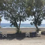 The Boathouse 3* Kamari (Santorini)