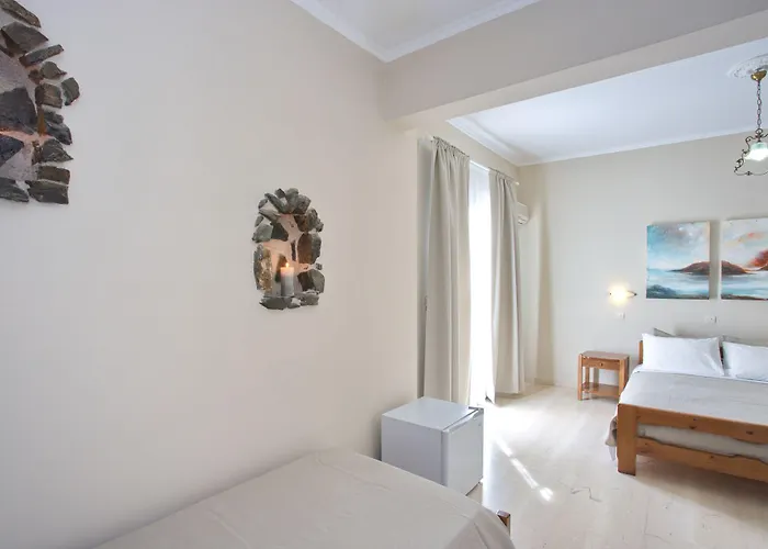 The Boathouse Hotell Kamári