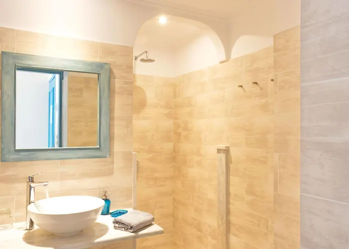 The Boathouse Hotell 3*