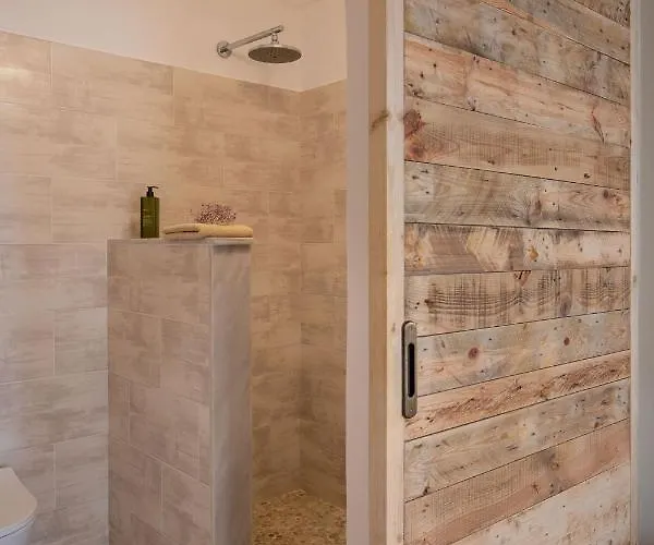 The Boathouse Hotel 3*